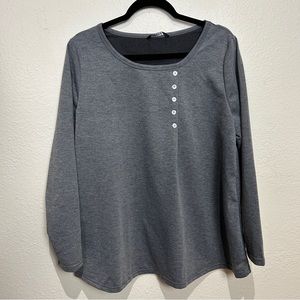 698 Size 12 NWT Gray Pullover with Decorative Buttons BloomChic